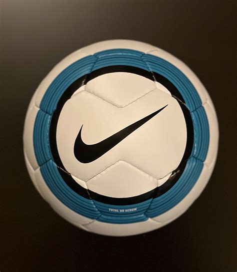 nike aerow ball groen|90 aerow ball.